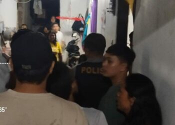 Insiden keributan yang melibatkan senjata tajam di Kelurahan Tuminting Lingkungan 6, Kecamatan Tuminting. Laporan tersebut diterima pada Hari Rabu, 6 Desember 2023, pukul 00.27 Wita.