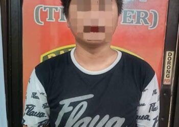 Tim ALPHA ROTR dari Polresta Manado berhasil mengamankan terduga pelaku kekerasan dalam rumah tangga, Pada hari Rabu, 6 Desember 2023, sekitar pukul 15.00 WITA.