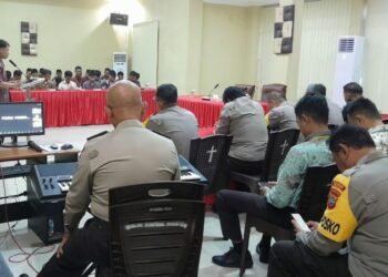 Polresta Manado menggelar kegiatan Binrohtal (Bimbingan Rohani dan Mental) sebagai bentuk perhatian terhadap kesejahteraan anggota. Acara ini dihelat sebagai upaya memperkuat keseimbangan jiwa para petugas dalam menghadapi tugas-tugas yang menuntut ketangguhan mental
