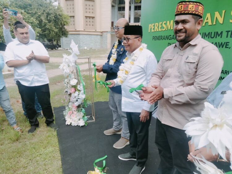 Peresmian dan serah terima penerangan jalan umum tenaga Surya (PJU TS) kepada masyarakat kota Lhokseumawe di halaman mesjid agung islamic center kecamatan Banda sakti (Jumat 08/12/2022).