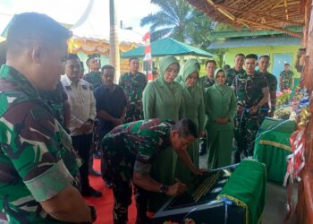 Pangdam Iskandar Muda Mayjen TNI Novi Helmy Prasetya, S.I.P, M.I.P saat meresmikan balai Pendidikan, Pelatihan Pertanian dan Peternakan Progranm IM Jagong Kodam Iskadar Muda di Makodim 0116/Nagan Raya, Jum'at (08/12/23).