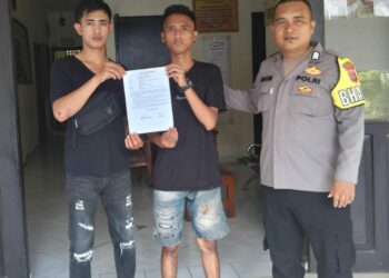 Bripka Ibrahim Olii, Bhabinkamtibmas Polsek Malalayang, sukses mengatasi permasalahan memasuki pekarangan tanpa izin yang terjadi di Kelurahan Kleak Lingk. I, Kecamatan Malalayang, Kota Manado. Kejadian ini melibatkan Feedon F. Sopahelaukan (24 tahun) dan Fandi Moha (22 tahun), yang berasal dari dua kelurahan berbeda, Jumat (8/12/2023).