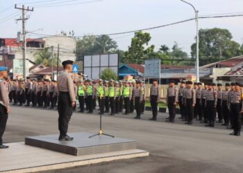 UPACARA PELEPASAN: Sebanyak 48 orang Siswa Diktukba Polri Gelombang II TA 2023 dilepas kembali ke SPN Polda Sumut melalui upacara pelepasan bertempat di halaman Mapolresta Deliserdang, Senin (11/12/2023). (Foto Dok/ Polresta DS)