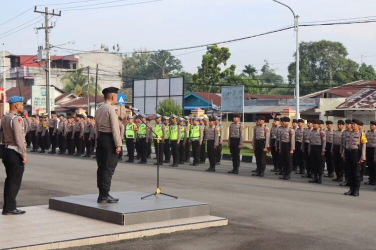 UPACARA PELEPASAN: Sebanyak 48 orang Siswa Diktukba Polri Gelombang II TA 2023 dilepas kembali ke SPN Polda Sumut melalui upacara pelepasan bertempat di halaman Mapolresta Deliserdang, Senin (11/12/2023). (Foto Dok/ Polresta DS)