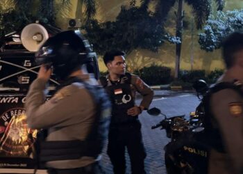 Tim patroli rayon berhasil melaksanakan patroli perintis presisi di kawasan Megamas setelah sejumlah anak muda baru selesai mengikuti kegiatan SANTA CLAUSE dan berkumpul-kumpul di wilayah tersebut.