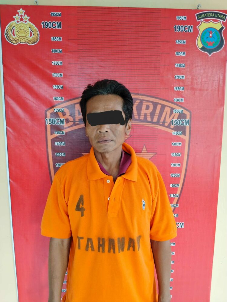 DIAMANKAN : IHR (41), terduga pelaku Curat bersama dua rekannya, FRB (42) dan EW (46) diamankan di Polsek Perbaungan. (Foto Dok/Humas Polres)