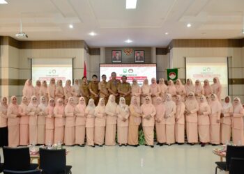 Sekretaris Daerah Kota Sabang Andri Nourman ketika membuka perayaan Hari Ulang Tahun (HUT) Dharma Wanita Persatuan (DWP) Kota Sabang ke-24, di Aula Lantai IV Kantor Wali Kota Sabang, Selasa (12/12/23).