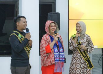 Nonton bareng yang berlangsung di Aula Bappeda Kota Sabang pada Senin 11 Desember 2023 itu, turut dihadiri para pelajar, pemuda dan mahasiswa, serta berbagai komunitas di Kota Sabang