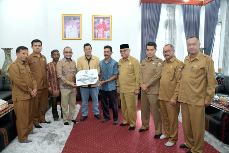 PT Pembangunan Aceh (PEMA) Perseroda terus mendukung berbagai program pemerintah daerah demi kemajuan bersama. Hal tersebut diwujudkan dengan memberikan bantuan Corporate Social Responsibility (CSR) kepada Koperasi Produsen Pengelola Pisang Cavendish Bukit Diana Makmur Kabupaten Bener Meriah berupa 8000 kg (8 ton) Pupuk NPK dan Pupuk Nitrogen Kalium.