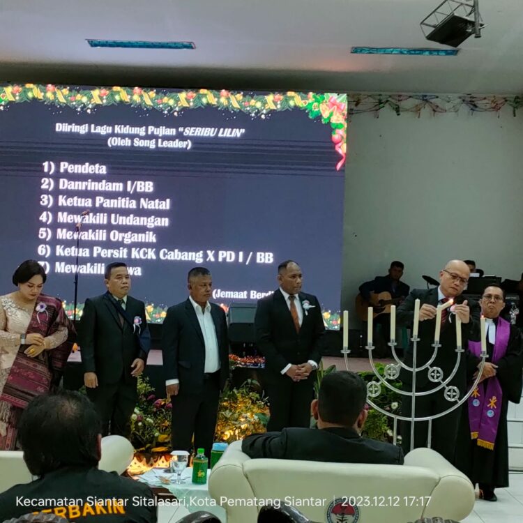Rindam I Bukit Barisan merayakan Natal dengan melaksanakan ibadah dan perayaan Natal yang dihadiri oleh Danrindam I/BB Kolonel Inf Charles B.P Sagala,S.H.,M.I.P di gedung Adam Malik Rindam I/Bukit Barisan kota Pematang Siantar.