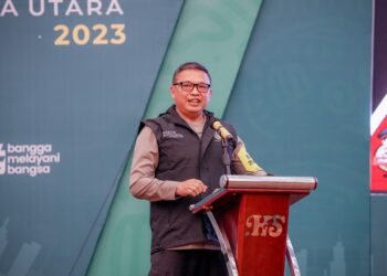 BERI SAMBUTAN: Kapolda Sumut, Irjen Pol Agung Setya Imam Effendi beri sambutan pada kegiatan rapat koordinasi Pembangunan Sumut bersama Forkopimda di Hotel Santika, Rabu (13/12/2023). (Foto Dok/ Polda Sumut)