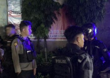 Patroli Rayon Satuan Samapta Polresta Manado menjalankan kegiatan Sibulan (Sikat Pemabuk Jalanan) dengan fokus utama pada kawasan Megamas depan Hotel Whiz Prime. Dalam operasi tersebut, petugas berhasil menemukan sekelompok anak muda yang tengah berkumpul di wilayah tersebut.