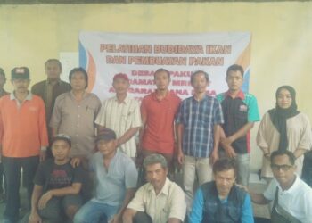 Balai Pelatihan dan Penyuluhan Perikanan Purbalingga bekerjasama dengan Dinas Kelautan dan Perikanan Kota Purbalingga mengadakan kegiatan Pelatihan Pembuatan Pakan Ikan kepada 10 petani yang ada di desa Cipaku kecamatan Mrebet kabupaten Purbalingga. Kegiatan Pelatihan Pembuatan Pakan Ikan Bagi Pembudidaya Ikan yang dilaksanakan selama 2 hari, yaitu pada tanggal 9 sampai dengan 10 Desember 2023 dan untuk pelaksanaannya bertempat di Sekretariat Kelompok Wanita Tani (KWT) Sumber Rejeki desa kaligondang Kecamatan Kaligondang Kabupaten Purbalingga.