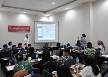 Guna meminimalisir penyebaran virus menular, Lembaga Pemasyarakatan (Lapas) Kelas IIB Bitung Kanwil Kemenkumham Sulawesi Utara mengikuti kegiatan pelatihan petugas TBC, Kamis (14/12/23).