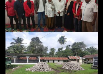 Panglima GAM daerah III tgk chik di paya bakong hasan nurdin (rembo) menyerahkan bantuan pembangunan untuk dayah babul ulum blang meugit yang bertempat di gampong blang ara, kecamatan paya bakong, kabupaten aceh utara.