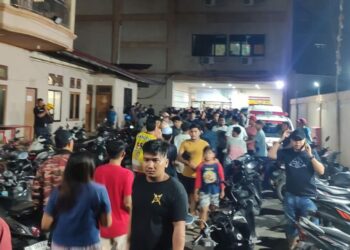 Sebuah peristiwa penikaman mengguncang Kelurahan Ternate Baru Link IV, Manado. Menurut informasi yang diterima oleh personil piket Polsek Singkil, seorang lelaki bernama N P diduga melakukan penikaman terhadap lelaki bernama Indra Matheos alias Bemo.