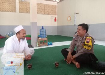 Bhabinkamtibmas Polsek Purwokerto Selatan Polresta Banyumas Polda Jateng melaksanakan sambang dan silaturahmi dengan tokoh agama yang ada di Kelurahan Tanjung Purwokerto Selatan, Selasa (19/12/23).