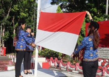 Untuk memperingati Hari Ibu, Lembaga Pemasyarakatan (Lapas) Kelas IIB Bitung sebagai Unit Pelaksana Teknis (UPT) pada jajaran Kementerian Hukum dan HAM Sulawesi Utara melaksanakan upacara pengibaran bendera. Jumat (22/12/23).
