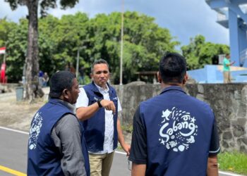 Pj Wali Kota Sabang melakukan peninjauan langsung ke destinasi wisata favorit wisatawan seperti Kilometer Nol dan Iboih, guna memastikan semua hal berjalan dengan baik.