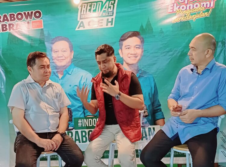 Ketua Relawan Pengusaha Muda Nasional (Repnas) Aceh, Mahfudz Y Loethan di sela-sela Nobar yang diselenggarakan pihaknya menyebutkan, penampilan Gibran dalam debat ini, mengejutkan semua orang yang selama ini menghujat dan memberi nilai negatif kepada putra Presiden RI, Joko Widodo itu.