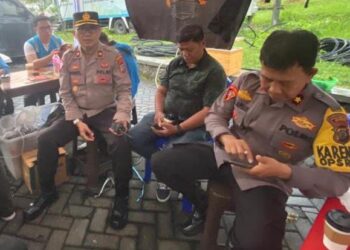 Personel Polresta Manado yang tergabung dalam Operasi Mantap Brata berhasil menjaga keamanan dan kelancaran pelaksanaan Christmas Celebration Concert di Wisma Lorenzo, Desa Lotta. Acara yang dihadiri oleh Calon Wakil Presiden Gibran Rakabuming Raka berjalan lancar tanpa kendala keamanan, Sabtu (23/12/2023)