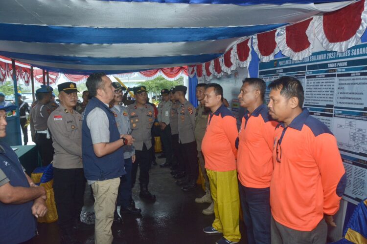 Pj Wali Kota Sabang Reza Fahlevi, bersama Kapolres Sabang AKBP Erwan, sejumlah Forkopimda dan Kepala OPD terkait melakukan pengecekan langsung ke tiga pos Nataru Kota Sabang, yakni Pelabuhan Balohan, Iboih dan Kilometer Nol.