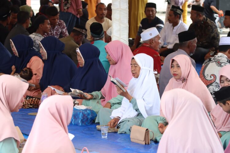 Pemerintah Kabupaten Nagan Raya melalui Dinas Syari'at Islam melakukan zikir dan do'a bersama dalam rangka memperingati Bencana Gempa dan Tsunami Aceh ke-19. Kegiatan zikir dan do'a bersama mengenang peristiwa tanggal 26 Desember 2004 silam itu, dipusatkan di Masjid Babul Huda, Gampong Cot Mue, Kecamatan Tadu Raya, kabupaten setempat, Senin 26/12/2023.