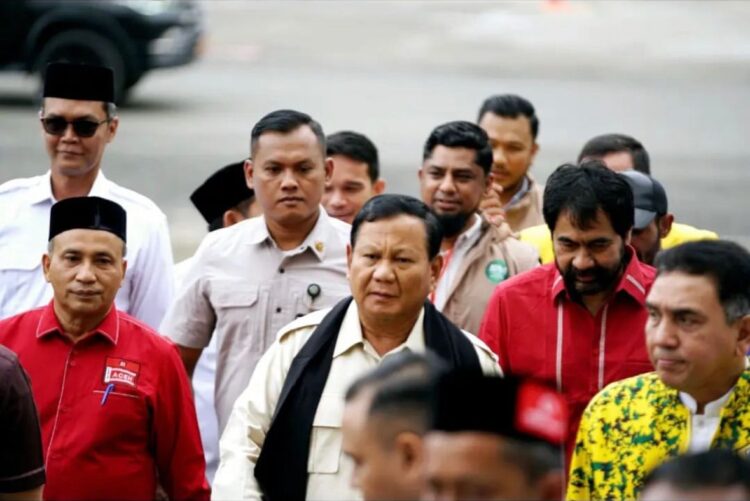 Kehadiran calon Presiden Prabowo Subianto, yang hadir bersama Presiden RI ke-6 Susilo Bambang Yudhoyono (SBY) di Aceh