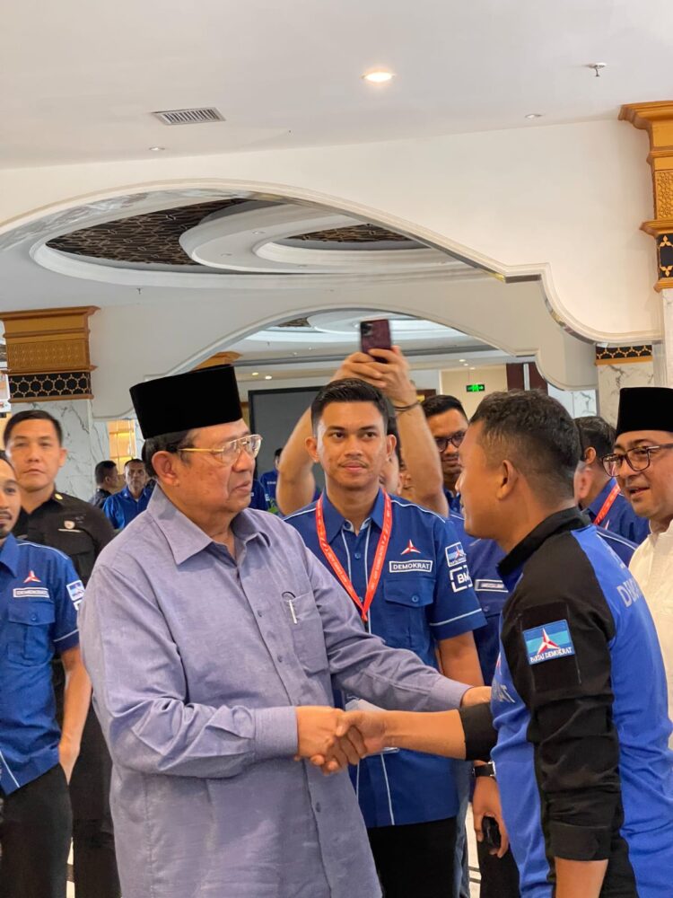 Jonniadi bertemu secara langsung dengan SBY melalui Sekretaris Jenderal Partai Demokrat Teuku Rifky Harsya, Jonniadi sempat berbincang dengan SBY tentang langkah-langkah yang akan diambil nya di 2024.
