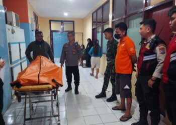 Polsek Tuminting, Manado, bergerak cepat dalam menangani kasus penganiayaan tragis yang terjadi pada Jumat, 29 Desember 2023, sekitar pukul 02.30 Wita. Kejadian ini berlokasi di Kel. Tumumpa 2 Lk 3 Kec. Tuminting, tepatnya di bolevar 2 Tumumpa Dua, yang mengakibatkan seorang pelajar, Danish Daniel Tumangkeng, meninggal dunia akibat penikaman menggunakan senjata tajam.