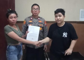 Sebuah insiden penganiayaan terjadi di TKB Kel Pinaesaan Lk 1, Kecamatan Wenang. Pr KURNIA Rifai, 27 tahun, seorang warga Kel. Manembo-nembo tengah Lk 2, Kec. Matahari Kota Manado, menjadi korban dalam kasus ini. Kejadian ini dilaporkan pada hari yang sama, pukul 05.00 WITA pada hari Kamis, tanggal 28 Desember 2023, pukul 04.00 Wita.