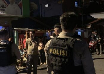 Tindak lanjut terhadap laporan darurat melalui call centre 112/110 oleh jajaran Polresta Manado menghasilkan respons yang cepat dan efektif dalam menangani situasi genting. Pada pukul 21.42 WITA, patroli rayon Singkil 801 dan Kaling (Novita Suleman) merespon laporan mengenai keributan yang terjadi di Kelurahan Ternate Baru, Lingkungan 2, Kecamatan Singkil.