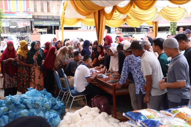 Pemerintah Kabupaten (Pemkab) Nagan Raya melalui Dinas Kelautan Perikanan dan Pangan (DKPP) bekerja sama dengan Dinas Pangan Aceh dan Perum Bulog Kanwil Aceh Cabang Meulaboh menggelar Gerakan Pangan Murah (GPM).