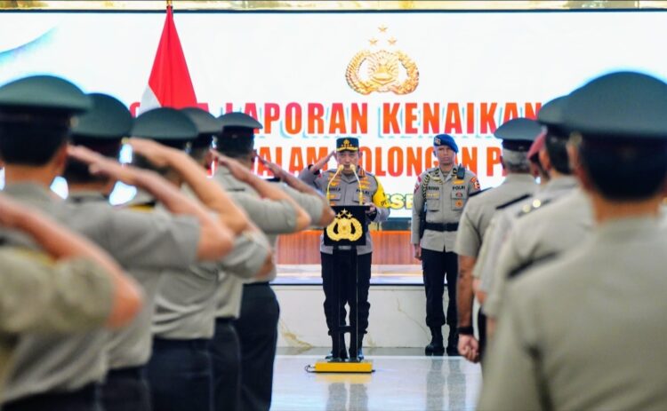 Kapolres Dairi AKBP Agus Bahari P.A, S.I.K, S.H, M.Si bersama dengan Dandim 0206/Dairi dan Instansi terkait lakukan Pengecekan Personil yang Melaksanakan Tugas di Pos Pengamanan dan Pos Pelayanan Operasi Lilin Toba-2023 yang Berada di Wilayah Hukum Polres Dairi. Jumat 22-12-2023.