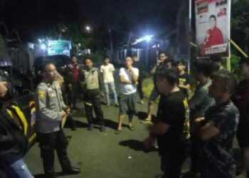Anggota Polsek Mapanget di bawah pimpinan Kanit Reskrim Ipda Danias Manangkalangi melaksanakan Kegiatan Rutin Yang Ditingkatkan (KRYD) di Wilayah Hukum Polsek Mapanget pada hari Sabtu, tanggal 31 Desember 2023, pukul 22.00 – 02.30 WITA.