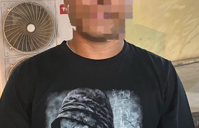 Tim Charlie berhasil mengamankan pelaku Kekerasan Dalam Rumah Tangga (KDRT) di Kelurahan Ranotana Weru Lk.I, Kecamatan Wanea pada hari Selasa, 02 Januari 2024, sekitar pukul 02.10 Wita.