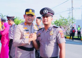 Polres Lhokseumawe menggelar upacara kenaikan pangkat setingkat lebih tinggi terhadap 45 personel di jajaran Polres Lhokseumawe, di Mapolres Lhokseumawe, Selasa (2/01/2024) pagi. Kenaikan pangkat personel tersebut mulai dari AKP ke Kompol 1 personil, AKP ke Kompol pengabdian 1, IPTU ke AKP 6 personil, IPDA ke IPTU 3, AIPDA ke AIPTU 10, BRIPKA ke AIPDA 1, BRIGADIR ke BRIPKA 3, BRIPTU ke BRIGADIR 18 dan BRIPDA ke BRIPTU 2.