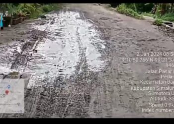 Contoh salah satu jalan desa di Simalungun. Seperti Jalan menuju 3 (Tiga) desa yakni (Desa perdagangan 2 (dua), desa Perlanaan dan desa Sidotani.