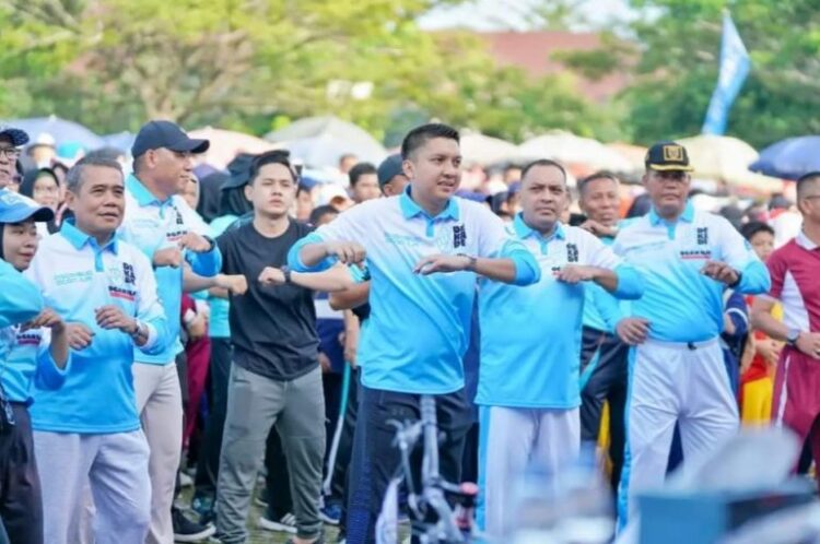 Bupati Ogan Ilir Panca Wijaya Akbar S.H Bersama Wakil Bupati H. Ardani S.H M.H didampingi Ketua TP PKK OI Ibu Tikha Alamsjah Panca Wijaya, B.A (Hons), Ketua I TP PKK OI Ibu Hj Faizah Ardani, Forkopimda, Sekda OI menyelenggarakan Jalan Santai dan Senam bersama dalam Rangka Peringatan HUT Kabupaten Ogan Ilir ke-XX (20) Tahun 2024. Jum’at (06/01/2024) Bertempat di KPT Tanjung Senai Indralaya.