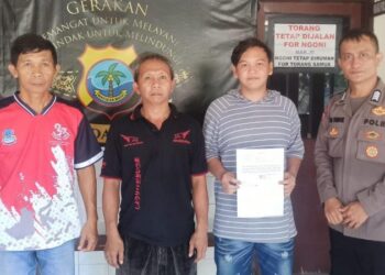 Pada hari Kamis, tanggal 04 Januari 2024, sekitar jam 09.30 WITA, di Mako Polsek Pineleng, terjadi pertemuan yang signifikan antara Kapolsek Pineleng IPTU Ronald Hinonaung, bersama anggota Polsek, perangkat Desa, tokoh agama, dan tokoh masyarakat Desa Pineleng satu, Kecamatan Pineleng, Kabupaten Minahasa.