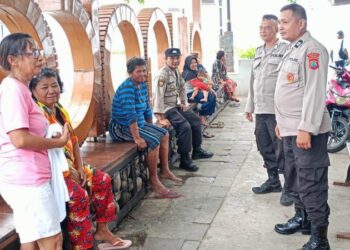 Polsek Pulau Bunaken Polresta Manado kembali menunjukkan komitmennya dalam menjaga keamanan dan ketertiban masyarakat dengan melaksanakan Giat Patroli Rutin Kewilayahan di wilayah hukumnya. Kegiatan patroli dilakukan pada Sabtu, 06 Januari 2024, mulai pukul 09.00 WITA hingga 17.00 WITA, di Kelurahan Bunaken, Kecamatan Bunaken Kepulauan.