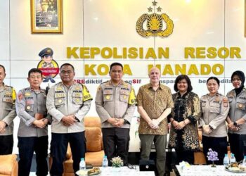 Kapolresta Manado, Kombes Pol Julianto Sirait, menyambut dengan hangat kunjungan kehormatan dari perawakilan U.S Consulate General Of Surabaya. Acara tersebut berlangsung pada Senin (08/1/2023) di Lobby Lantai 1 Polresta Manado.