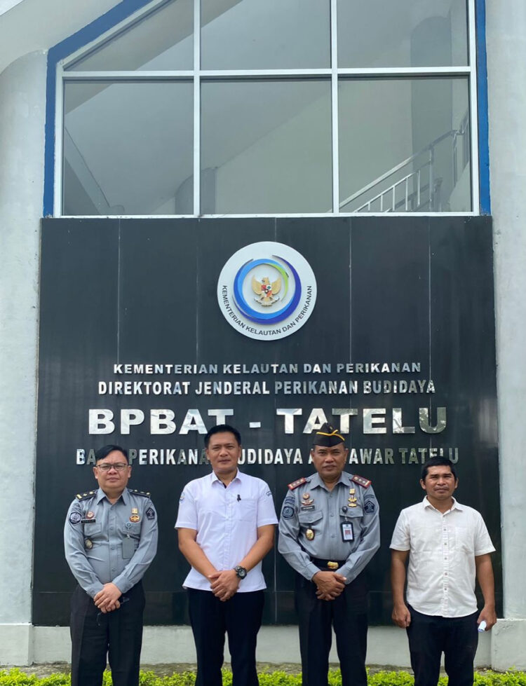Kepala Lembaga Pemasyarakatan (Lapas) Kelas IIB Bitung Kanwil Kemenkumham Sulawesi Utara, Syukron Hamdani mengunjungi Balai Perikanan Budidaya Ikan Air Tawar (BPBAT) Tatelu. Selasa (9/1/2024).