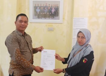 Laporan ini diajukan oleh Direktur Eksekutif Yayasan Lembaga Bantuan Hukum Keadilan Aceh (YLBH-AKA) Nagan Raya Muhammad Dustur, S.H,Mkn dan diterima langsung oleh Ketua Panwaslih Nagan Raya Syarifah Nur dan didampingi staf sekretariat Panwaslih setempat.