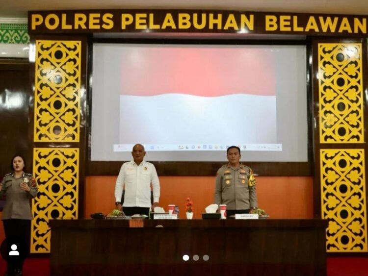 TERIMA KUNJUNGAN: Kapolres Pelabuhan Belawan AKBP Janton Silaban, SH., SIK., MKP., beserta jajaran pejabat utama Polres menerima kunjungan kerja dari Tim Komisi I Dewan Perwakilan Rakyat Daerah (DPRD) Kota Medan di Aula Wira Satya Polres Pelabuhan Belawan, Rabu (10/2/2024).(Foto Dok/ Polres Belawan)