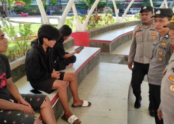 Dengan semangat pencegahan, anggota Satgas secara intensif berinteraksi dengan masyarakat, menyampaikan pesan-pesan positif, dan mengajak mereka untuk bersama-sama menjaga keamanan dan ketertiban, Kamis (11/1/2024).