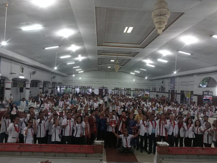 FOTO Bersama: Pengurus HBB foto bersama usai deklarasi, Minggu (14/1/2024). (Foto: /Tumpal Manik)