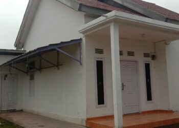 TKP rumah salah satu warga di Perumahan Palm Agung (Rmh Cetak) RT 12 Kelurahan Kutaraya Kecamatan Kayuagung, Ogan Komering Ilir