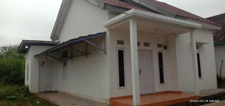 TKP rumah salah satu warga di Perumahan Palm Agung (Rmh Cetak) RT 12 Kelurahan Kutaraya Kecamatan Kayuagung, Ogan Komering Ilir