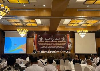 Rapat Koordinasi yang bertujuan untuk memonitor dan mengkoordinasikan pembentukan Kelompok Penyelenggara Pemungutan Suara (KPPS) serta melaksanakan Training Of Trainers (ToT) Fasilitator Kabupaten/Kota dalam Bimbingan Teknis (Bimtek) KPPS, Senin (16/2024).